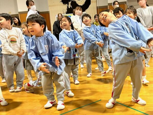 お姉さん先生と遊んだよ