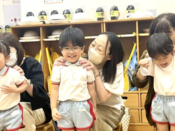 あ～仁愛の保護者の方・・・　祖父母参観　その１